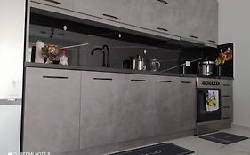 Xhulial 'S Saranda Apartament